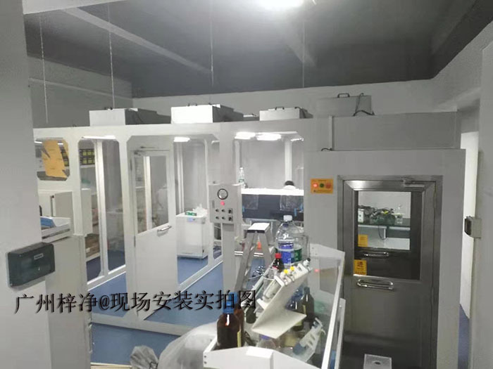 风淋室的快速进出功能，减少了操作人员的等待时间，提高了洁净棚的工作效率。
